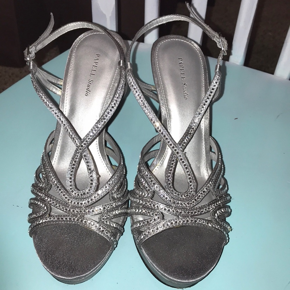4 inch silver prom heels size 7.5